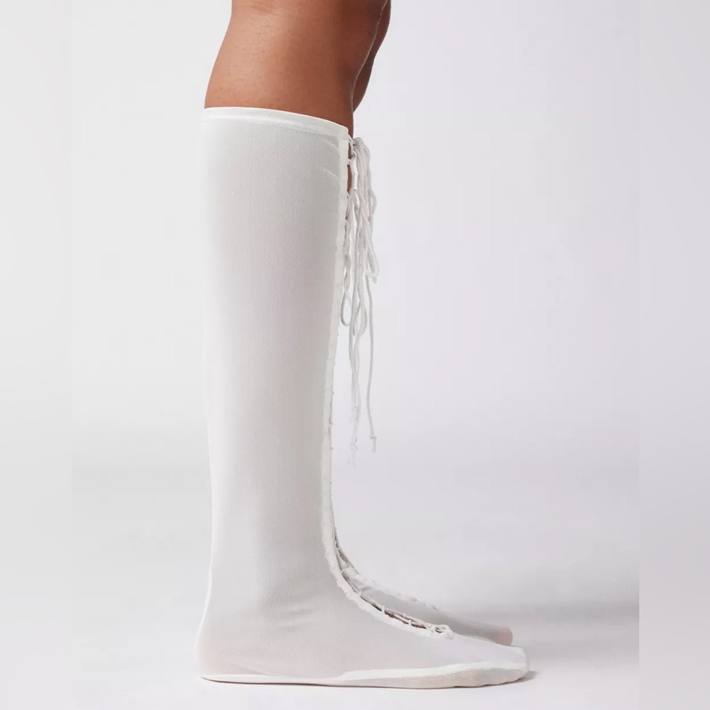 URBAN OUTFITTERS Lace-Up Corset Knee High Sock - Picture 2 of 6